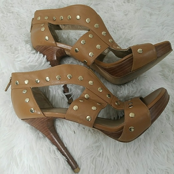 STUART WEITZMAN HIGH HEEL SANDAL WITH GOLD STUDS - Picture 3 of 7